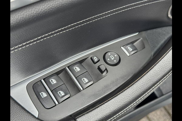 BMW X3 xDrive30i High Executive M Sport Pakket Automaat / Navigatiesysteem Professional / Panoramadak / Trekhaak / Driving Assistant / Adaptief Onderstel / Elektrisch Verstelbare Stoelen / Hifi / Stoelverwarming / Extra Getint Glas / 20 Inch