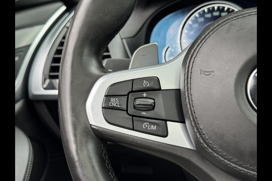 BMW X3 xDrive30i High Executive M Sport Pakket Automaat / Navigatiesysteem Professional / Panoramadak / Trekhaak / Driving Assistant / Adaptief Onderstel / Elektrisch Verstelbare Stoelen / Hifi / Stoelverwarming / Extra Getint Glas / 20 Inch
