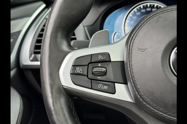 BMW X3 xDrive30i High Executive M Sport Pakket Automaat / Navigatiesysteem Professional / Panoramadak / Trekhaak / Driving Assistant / Adaptief Onderstel / Elektrisch Verstelbare Stoelen / Hifi / Stoelverwarming / Extra Getint Glas / 20 Inch