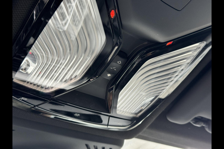 BMW X3 xDrive30i High Executive M Sport Pakket Automaat / Navigatiesysteem Professional / Panoramadak / Trekhaak / Driving Assistant / Adaptief Onderstel / Elektrisch Verstelbare Stoelen / Hifi / Stoelverwarming / Extra Getint Glas / 20 Inch