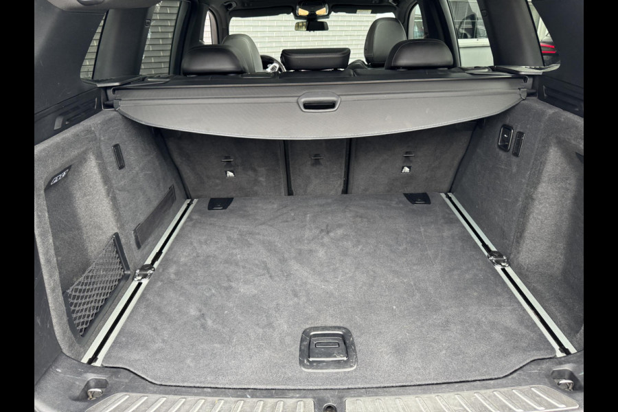 BMW X3 xDrive30i High Executive M Sport Pakket Automaat / Navigatiesysteem Professional / Panoramadak / Trekhaak / Driving Assistant / Adaptief Onderstel / Elektrisch Verstelbare Stoelen / Hifi / Stoelverwarming / Extra Getint Glas / 20 Inch