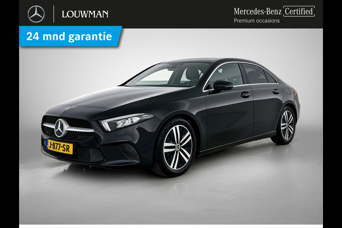 Mercedes-Benz A-Klasse 180 Business Solution Luxury Ledkoplampen | Achteruitrijcamera | Sfeerverlichting | Spiegelpakket. Inclusief 24 maanden Mercedes-Benz Certified garantie voor Europa.