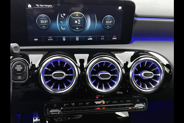 Mercedes-Benz A-Klasse 180 Business Solution Luxury Ledkoplampen | Achteruitrijcamera | Sfeerverlichting | Spiegelpakket. Inclusief 24 maanden Mercedes-Benz Certified garantie voor Europa.