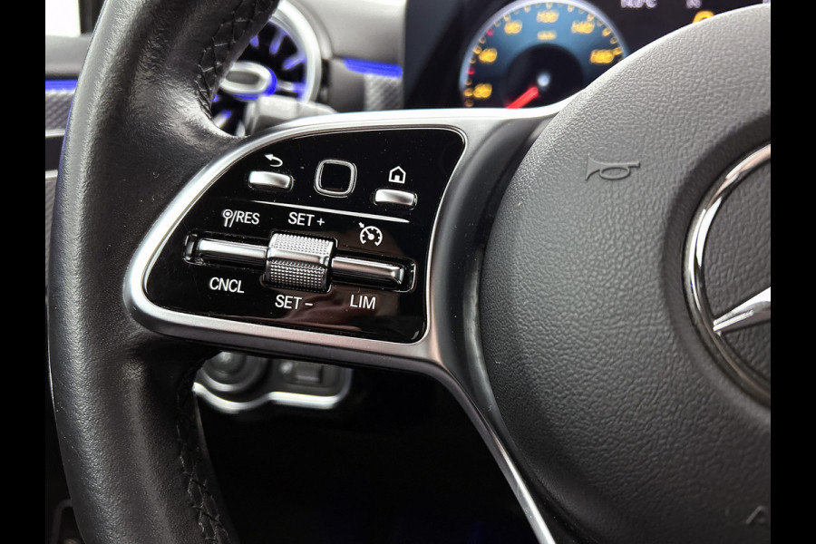 Mercedes-Benz A-Klasse 180 Business Solution Luxury Ledkoplampen | Achteruitrijcamera | Sfeerverlichting | Spiegelpakket. Inclusief 24 maanden Mercedes-Benz Certified garantie voor Europa.