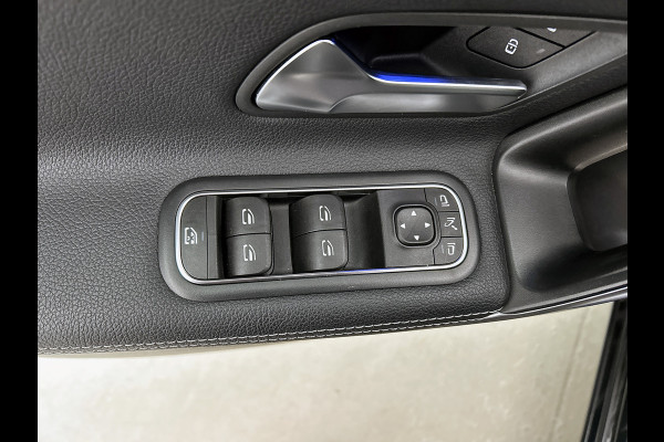 Mercedes-Benz A-Klasse 180 Business Solution Luxury Ledkoplampen | Achteruitrijcamera | Sfeerverlichting | Spiegelpakket. Inclusief 24 maanden Mercedes-Benz Certified garantie voor Europa.
