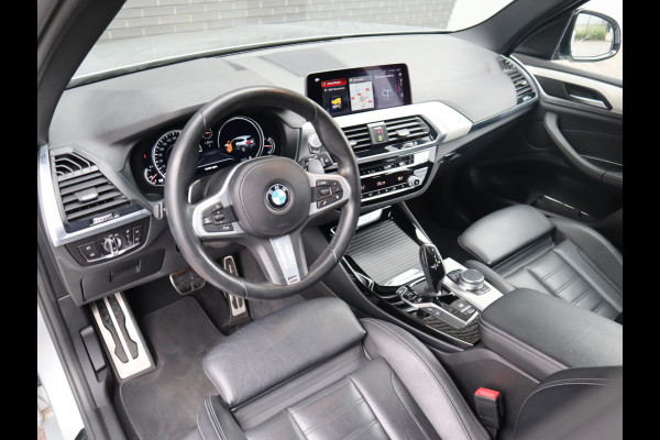 BMW X3 xDrive20i High Executive M Sport Pakket Automaat / Navigatiesysteem Professional / Trekhaak / Achteruitrijcamera / Leder / 20 Inch / Hifi / Shadow Line / Stoelverwarming / LED-koplampen / DAB+