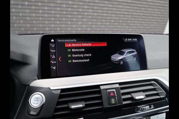 BMW X3 xDrive20i High Executive M Sport Pakket Automaat / Navigatiesysteem Professional / Trekhaak / Achteruitrijcamera / Leder / 20 Inch / Hifi / Shadow Line / Stoelverwarming / LED-koplampen / DAB+