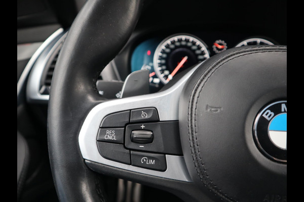 BMW X3 xDrive20i High Executive M Sport Pakket Automaat / Navigatiesysteem Professional / Trekhaak / Achteruitrijcamera / Leder / 20 Inch / Hifi / Shadow Line / Stoelverwarming / LED-koplampen / DAB+