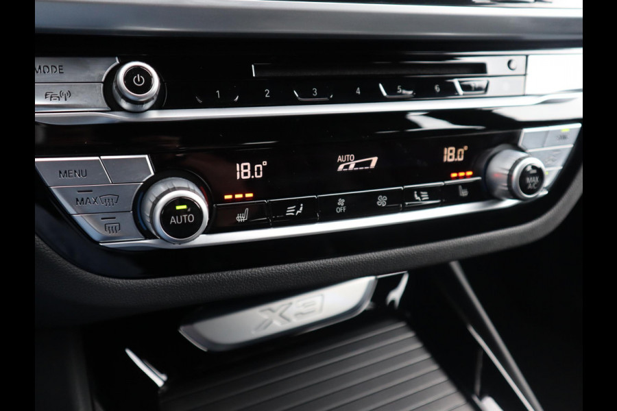 BMW X3 xDrive20i High Executive M Sport Pakket Automaat / Navigatiesysteem Professional / Trekhaak / Achteruitrijcamera / Leder / 20 Inch / Hifi / Shadow Line / Stoelverwarming / LED-koplampen / DAB+