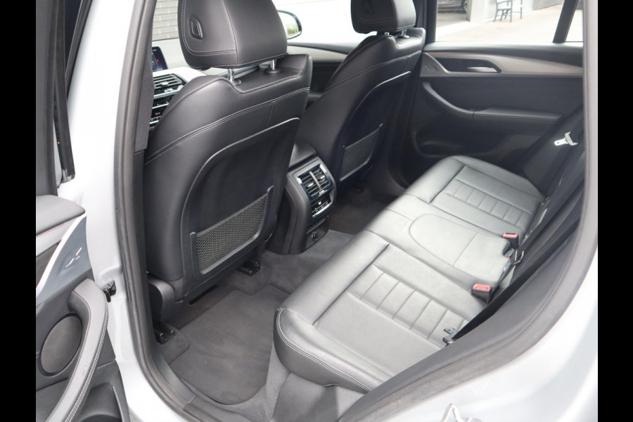 BMW X3 xDrive20i High Executive M Sport Pakket Automaat / Navigatiesysteem Professional / Trekhaak / Achteruitrijcamera / Leder / 20 Inch / Hifi / Shadow Line / Stoelverwarming / LED-koplampen / DAB+