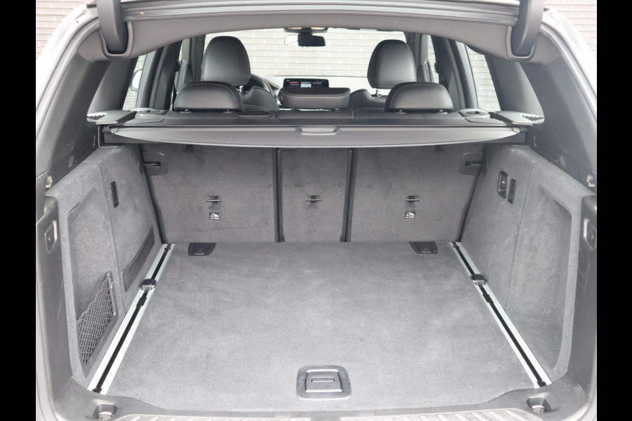 BMW X3 xDrive20i High Executive M Sport Pakket Automaat / Navigatiesysteem Professional / Trekhaak / Achteruitrijcamera / Leder / 20 Inch / Hifi / Shadow Line / Stoelverwarming / LED-koplampen / DAB+