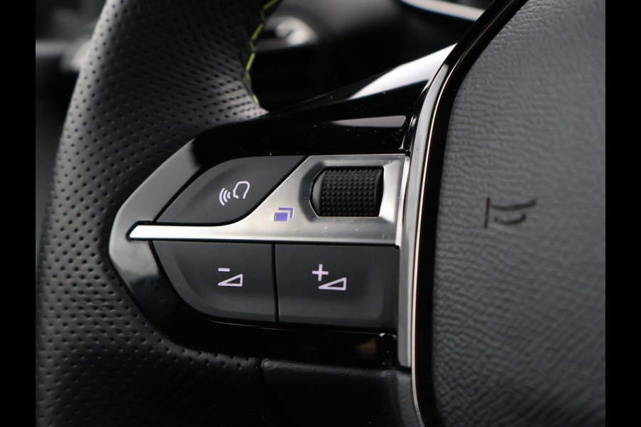 Peugeot 208 1.2 PT 100 PK GT + SPORTSTOELEN | 17 INCH | CAMERA | SFEERVERLICHTING | NAVIGATIE | CARPLAY | DAB