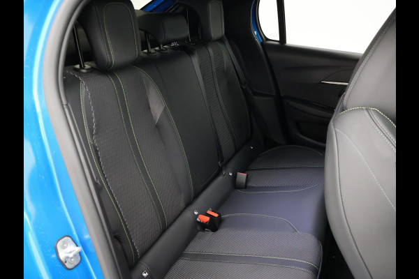 Peugeot 208 1.2 PT 100 PK GT + SPORTSTOELEN | 17 INCH | CAMERA | SFEERVERLICHTING | NAVIGATIE | CARPLAY | DAB