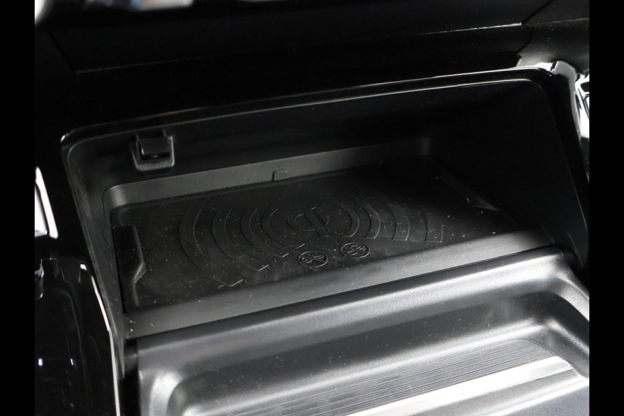 Peugeot 208 1.2 PT 100 PK GT + SPORTSTOELEN | 17 INCH | CAMERA | SFEERVERLICHTING | NAVIGATIE | CARPLAY | DAB