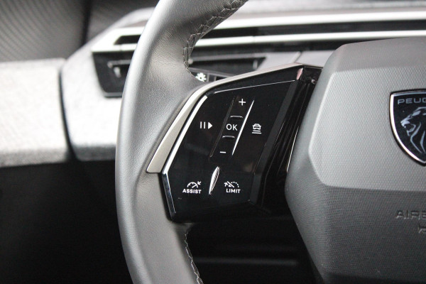 Peugeot 3008 1.2 Hybrid 145PK ALLURE | 360° CAMERA | KEYLESS ENTRY/START | STUUR VERWARMING | ALARM | DODEHOEK DETECTIE | 19" LICHTMETALEN VELGEN | NAVIGATIE | DRAADLOZE APPLE CARPLAY/ANDROID AUTO | ADAPTIVE CRUISE CONTROL | CLIAMTE CONTROL | PARKEERSENSOREN VOOR EN ACHTER |