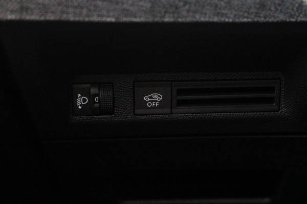 Peugeot 3008 1.2 Hybrid 145PK ALLURE | 360° CAMERA | KEYLESS ENTRY/START | STUUR VERWARMING | ALARM | DODEHOEK DETECTIE | 19" LICHTMETALEN VELGEN | NAVIGATIE | DRAADLOZE APPLE CARPLAY/ANDROID AUTO | ADAPTIVE CRUISE CONTROL | CLIAMTE CONTROL | PARKEERSENSOREN VOOR EN ACHTER |