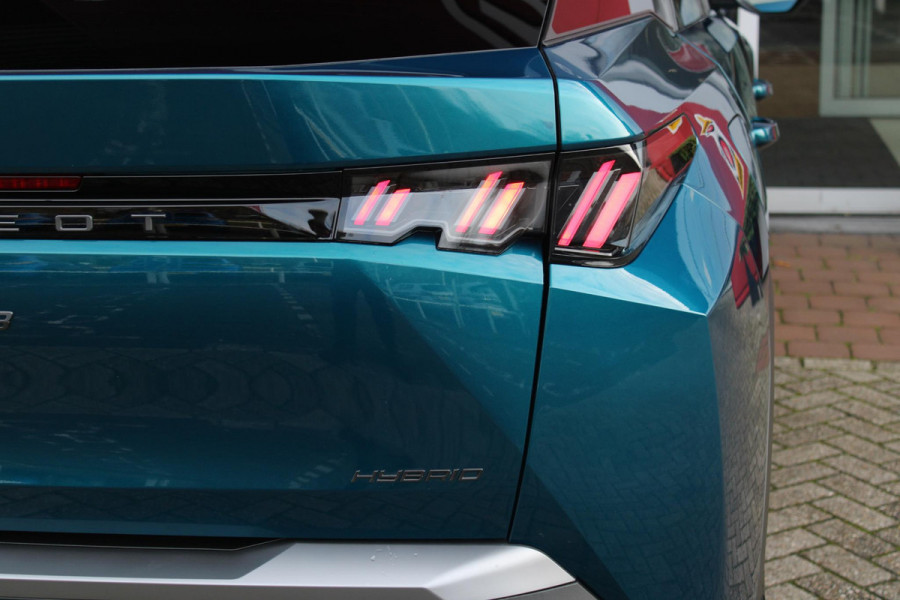 Peugeot 3008 1.2 Hybrid 145PK ALLURE | 360° CAMERA | KEYLESS ENTRY/START | STUUR VERWARMING | ALARM | DODEHOEK DETECTIE | 19" LICHTMETALEN VELGEN | NAVIGATIE | DRAADLOZE APPLE CARPLAY/ANDROID AUTO | ADAPTIVE CRUISE CONTROL | CLIAMTE CONTROL | PARKEERSENSOREN VOOR EN ACHTER |