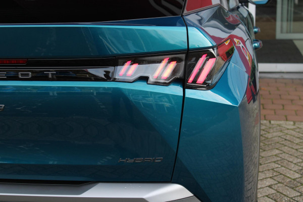 Peugeot 3008 1.2 Hybrid 145PK ALLURE | 360° CAMERA | KEYLESS ENTRY/START | STUUR VERWARMING | ALARM | DODEHOEK DETECTIE | 19" LICHTMETALEN VELGEN | NAVIGATIE | DRAADLOZE APPLE CARPLAY/ANDROID AUTO | ADAPTIVE CRUISE CONTROL | CLIAMTE CONTROL | PARKEERSENSOREN VOOR EN ACHTER |