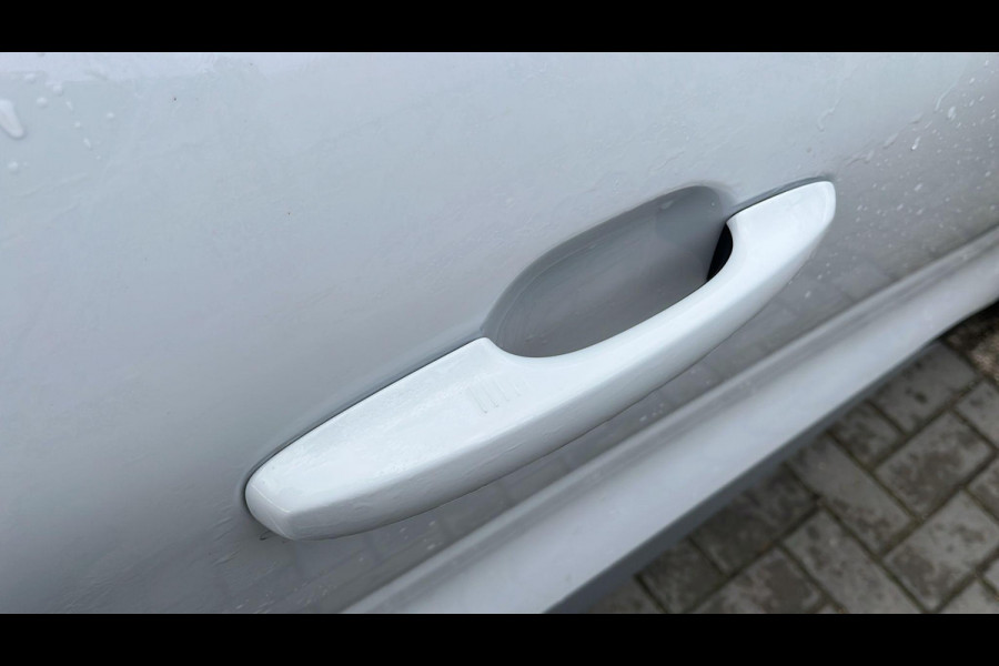 Ford Kuga 2.5 FHEV Active X | 190pk | Driver Assistance Pack | Technology Pack | Winterpack | Panoramadak | All Weather Banden | Geen stekker nodig