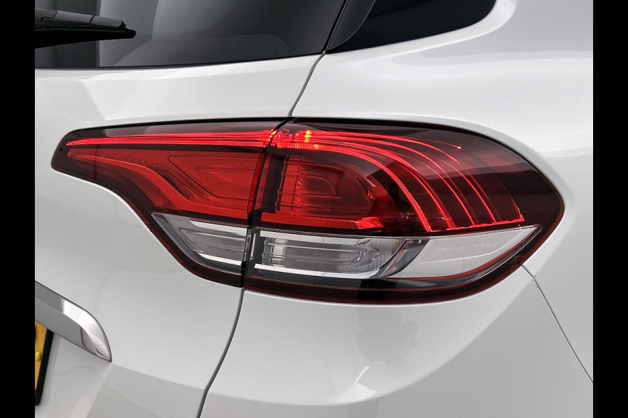 Renault Scénic 1.3 TCe 140PK EDC Bose | ADAPTIVE CRUISE | DEALER ONDERHOUDEN | CAMERA | ELEKTR. STOELEN | HEAD-UP | TREKHAAK WEGKLAPB