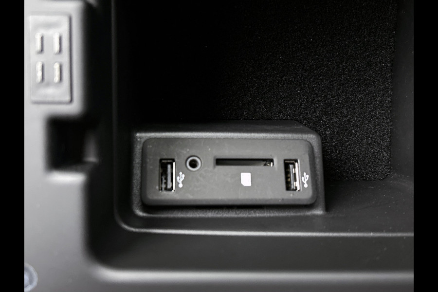 Renault Scénic 1.3 TCe 140PK EDC Bose | ADAPTIVE CRUISE | DEALER ONDERHOUDEN | CAMERA | ELEKTR. STOELEN | HEAD-UP | TREKHAAK WEGKLAPB