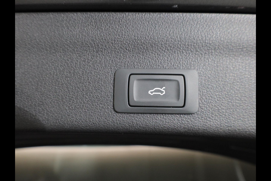 Audi A6 Avant 40 TFSI S edition 204pk | Panoramadak |Verwarmbare voorstoelen | 19'Lichtmetalen velgen |  Parkeercamera |