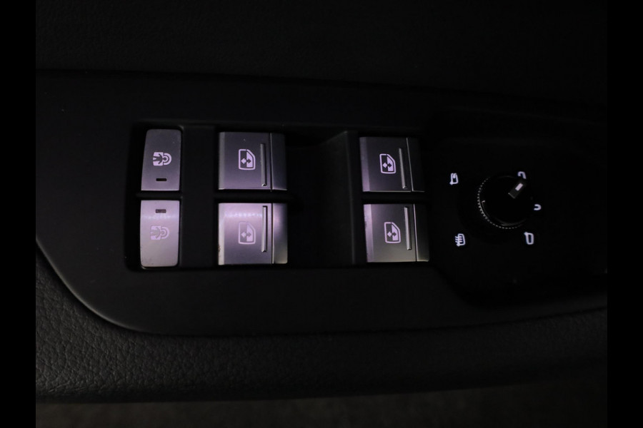 Audi A6 Avant 40 TFSI S edition 204pk | Panoramadak |Verwarmbare voorstoelen | 19'Lichtmetalen velgen |  Parkeercamera |