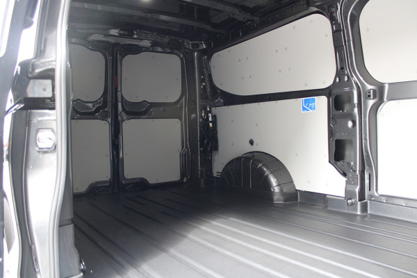 Ford Transit Custom 320 2.0 TDCI L2H1 Limited 150pk - Adaptive Cruise - Verwarmd stuur - Blind spot - Navigatie - Camera - Draadloos laden - Rijklaa