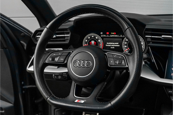 Audi A3 Sportback 30 TFSI S Edition Pano ACC Zwart Optiek Trekhaak