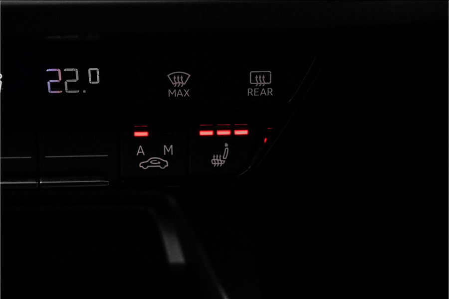 Audi A3 Sportback 30 TFSI S Edition Pano ACC Zwart Optiek Trekhaak