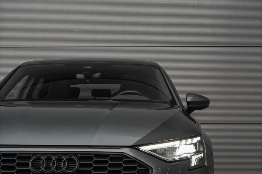 Audi A3 Sportback 30 TFSI S Edition Pano ACC Zwart Optiek Trekhaak