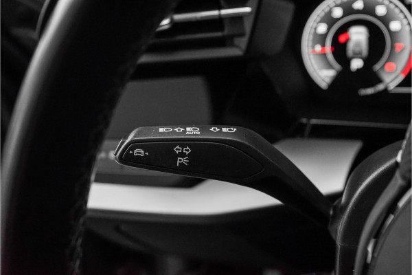 Audi A3 Sportback 30 TFSI S Edition Pano ACC Zwart Optiek Trekhaak