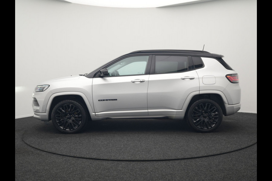 Jeep Compass 4xe 240 Electric S Plug In Hybrid 240pk PHEV | Adaptive Cruise | Camera | Lederen Sportstoelen Verwarmd | Apple Carplay | Stuur Verwarmd | Virtual | Keyless | Navigatie | DAB |