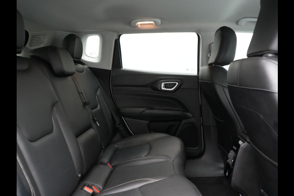 Jeep Compass 4xe 240 Electric S Plug In Hybrid 240pk PHEV | Adaptive Cruise | Camera | Lederen Sportstoelen Verwarmd | Apple Carplay | Stuur Verwarmd | Virtual | Keyless | Navigatie | DAB |