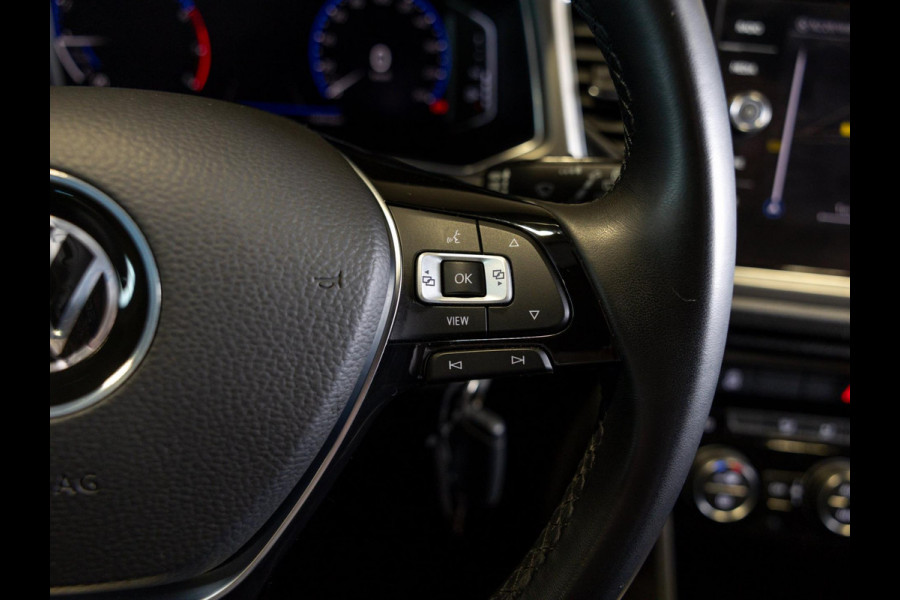 Volkswagen T-Roc 1.0 TSI Style Business / 110pk / Achteruitrij camera / Virtual cockpit /