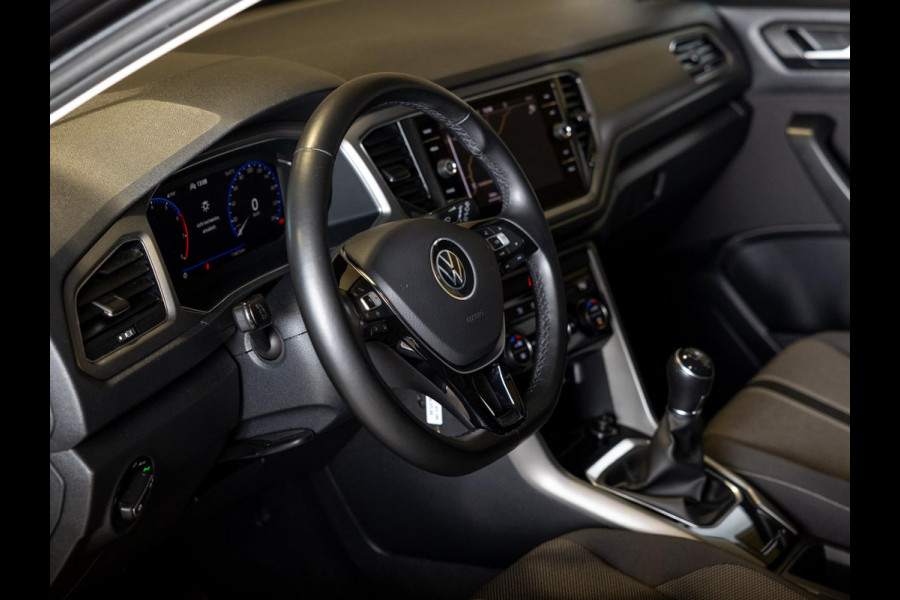 Volkswagen T-Roc 1.0 TSI Style Business / 110pk / Achteruitrij camera / Virtual cockpit /