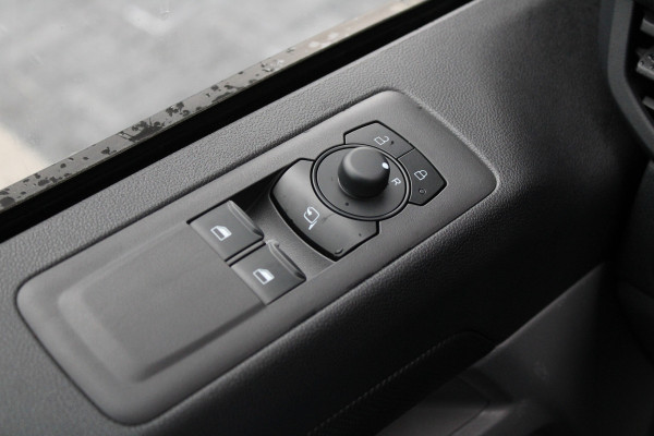 Ford Transit Custom 320 2.0 TDCI L1H1 Trend 170pk - Camera - Stoelverwarming - Carplay/Android - LED - Cruise - Rijklaar