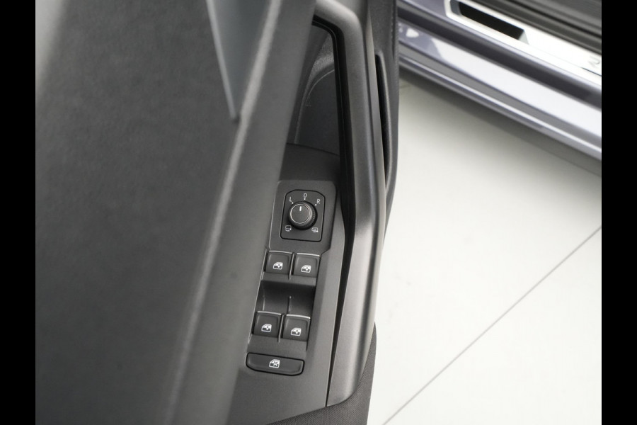 Volkswagen Polo 1.0 TSI 110pk DSG R-Line Business Navigatie Camera Stoelverwarming Acc 287