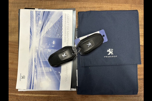 Peugeot 2008 1.2 PureTech Allure Pack CLIMA / CRUISE / NAVI / CARPLAY & ANDROID AUTO