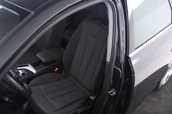 Audi A4 Avant 35 TDI Design Pro Line Plus Automaat, Navigatie, CLimate,