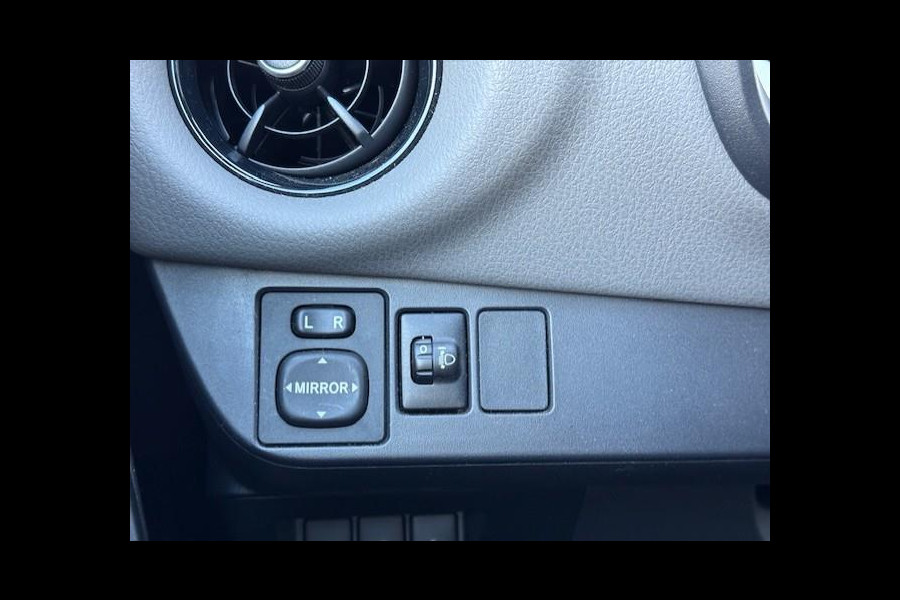 Toyota Yaris 1.5 VVT-i Aspiration - Dealer onderhouden -Navi
