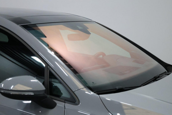 Volkswagen Golf 2.0 TSI GTI Clubsport 301+PK LED+IQ/PANO/HALF LEER+ALCANTARA+S.VERWARMING/19"/CAM/LINE/ACC/ECC/12 MND GARANTIE!