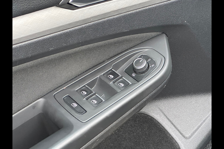 Volkswagen Golf 1.0 TSI Life SFEER/VIRTUAL/NAVI