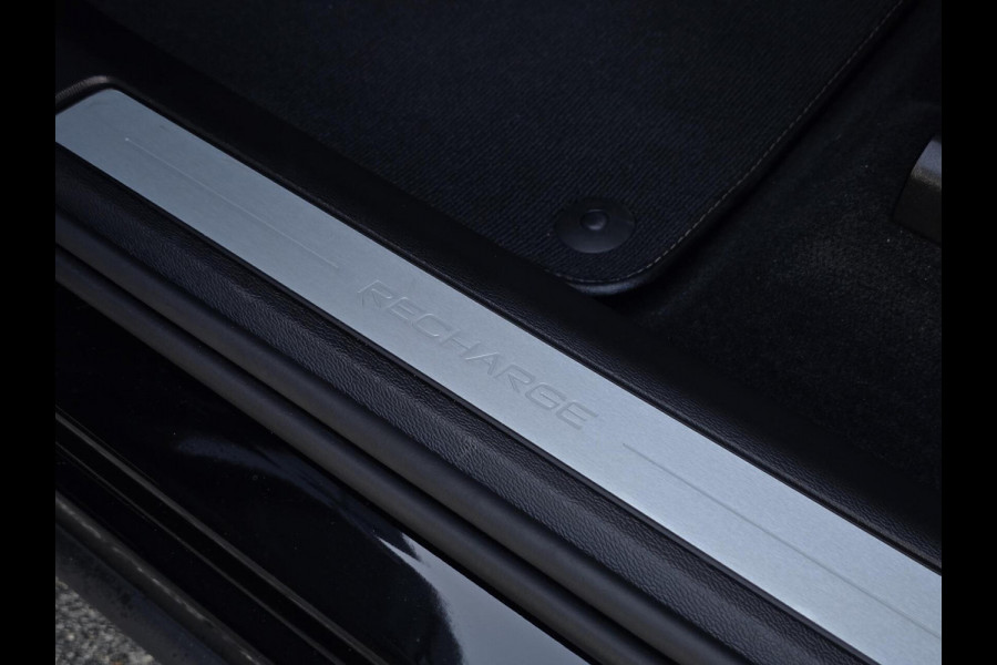 Volvo XC60 2.0 T8 Plug-in hybrid AWD R Design|Facelift!|PANO|HEADUP|HARMANKARDON