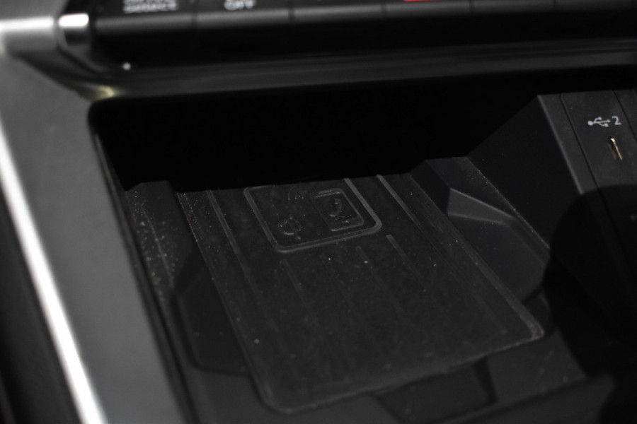 Audi Q3 45 TFSIe 245PK HYBRID S-TRONIC EDITION NAVI/PDC/BLUETOOTH