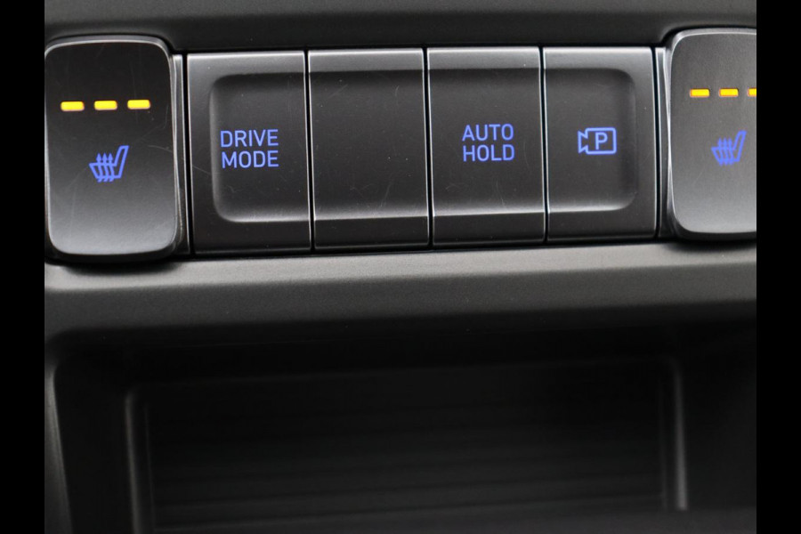 Hyundai Kona EV Fashion 64 kWh | Stoelverwarming | Head-Up | Camera | Carplay | Adaptive cruise | Navigatie | Keyless | Climate control