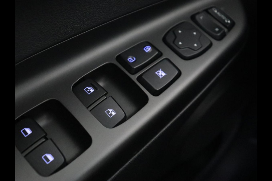 Hyundai Kona EV Fashion 64 kWh | Stoelverwarming | Head-Up | Camera | Carplay | Adaptive cruise | Navigatie | Keyless | Climate control