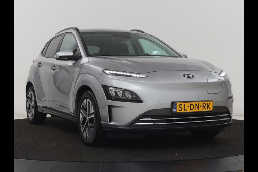 Hyundai Kona EV Fashion 64 kWh | Stoelverwarming | Head-Up | Camera | Carplay | Adaptive cruise | Navigatie | Keyless | Climate control