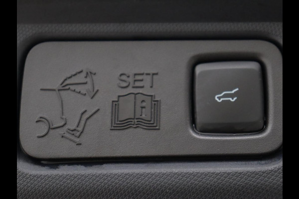 Ford Mustang Mach-E RWD 75 kWh | Leder | Stoelverwarming | 360 Camera | B&O Sound | Adaptive cruise | Carplay | Keyless | Navigatie | Stuurverwarming | Full LED | 20'' lichtmetalen velgen