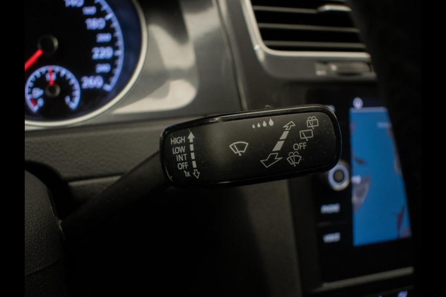 Volkswagen Golf 1.0 TSI Sport (APPLE CARPLAY,NAVI,CAMERA,SPORTSTOELEN,LED,CRUISE,CLIMATE,DAB,LM VELGEN,NETTE STAAT)